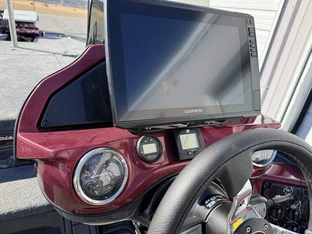 Slide: The Image of Phoenix Bass Boat 921 Elite X 2026 - 17