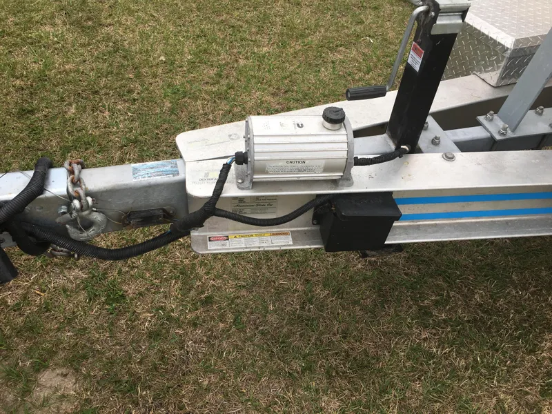 Slide: The Image of Everglades 325 Center Console 2012 - 1
