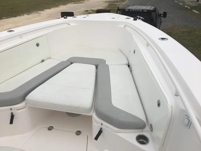 Slide: The Image of Everglades 325 Center Console 2012 - 10
