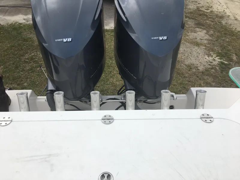Slide: The Image of Everglades 325 Center Console 2012 - 6