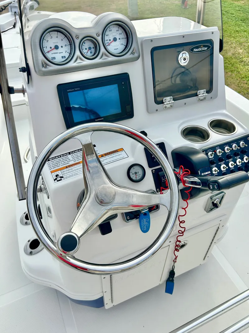 Slide: The Image of NauticStar 224 XTS/CC 2016 - 23