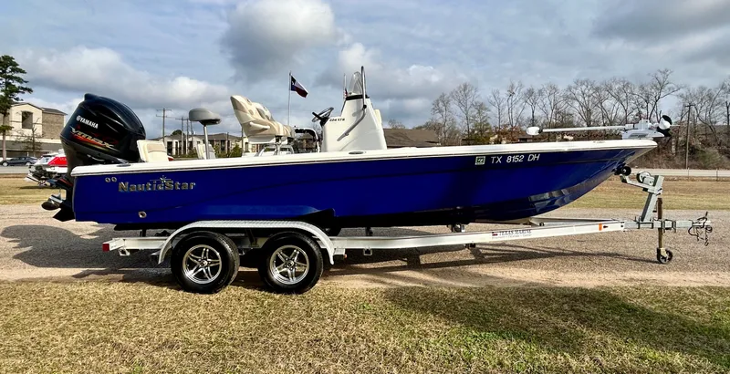 Slide: The Image of NauticStar 224 XTS/CC 2016 - 4