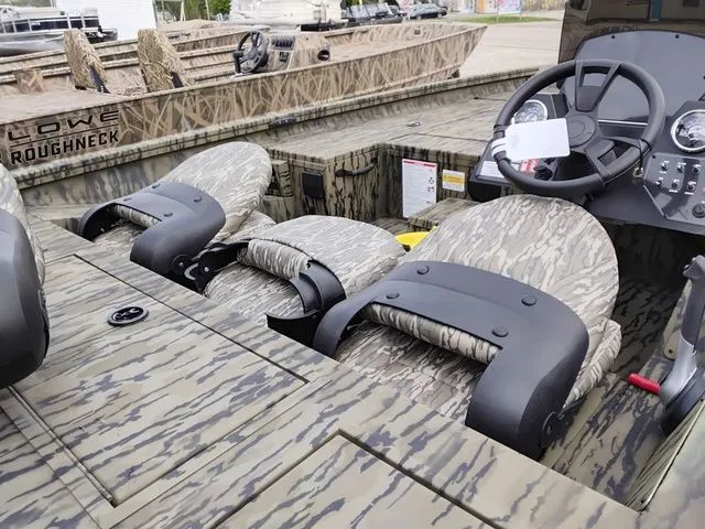 Slide: The Image of Lowe Stinger 175C 2026 - 11