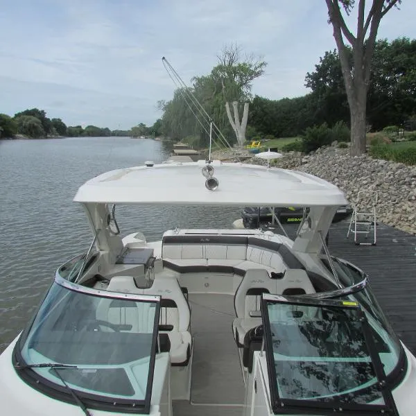 Slide: The Image of Sea Ray 350 SLX 2017 - 11
