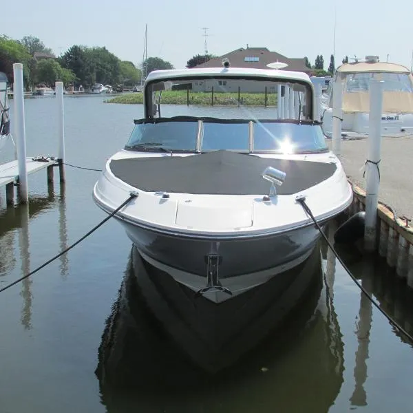 Slide: The Image of Sea Ray 350 SLX 2017 - 3