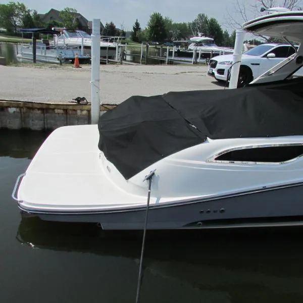 Slide: The Image of Sea Ray 350 SLX 2017 - 4