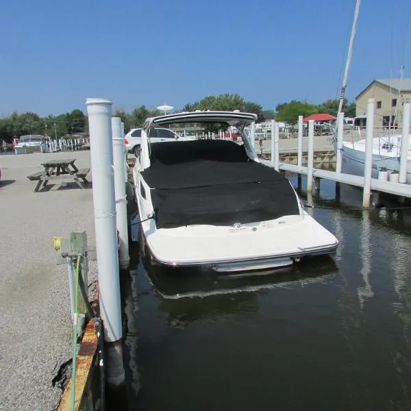 Slide: The Image of Sea Ray 350 SLX 2017 - 6