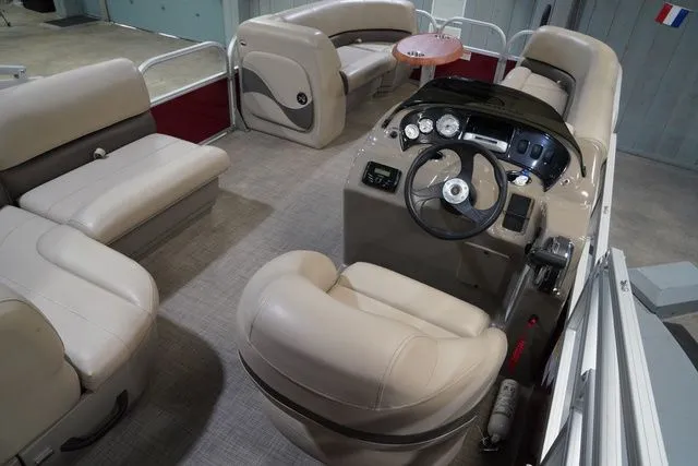 Slide: The Image of Sun Tracker Party Barge 18 DLX 2023 - 17