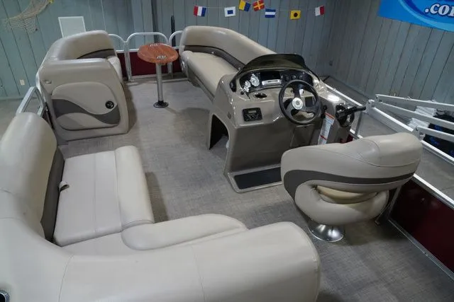 Slide: The Image of Sun Tracker Party Barge 18 DLX 2023 - 19