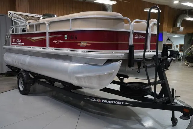 Slide: The Image of Sun Tracker Party Barge 18 DLX 2023 - 4