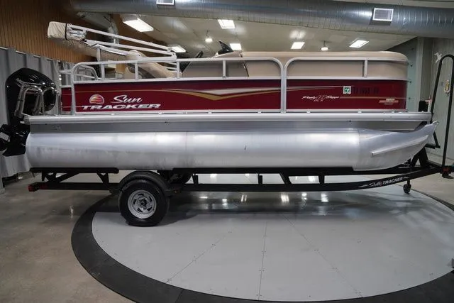 Slide: The Image of Sun Tracker Party Barge 18 DLX 2023 - 5