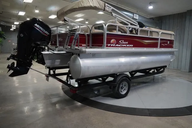 Slide: The Image of Sun Tracker Party Barge 18 DLX 2023 - 6