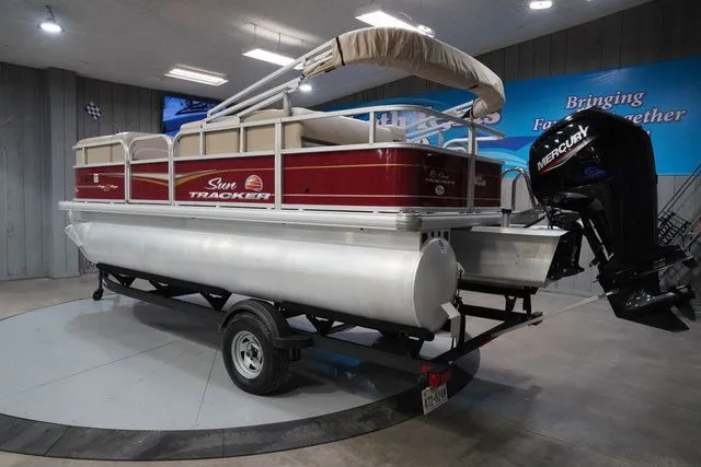 Slide: The Image of Sun Tracker Party Barge 18 DLX 2023 - 9