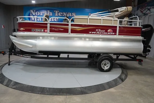 The Image of Sun Tracker Bass Buggy 18 DLX 2023 - 1