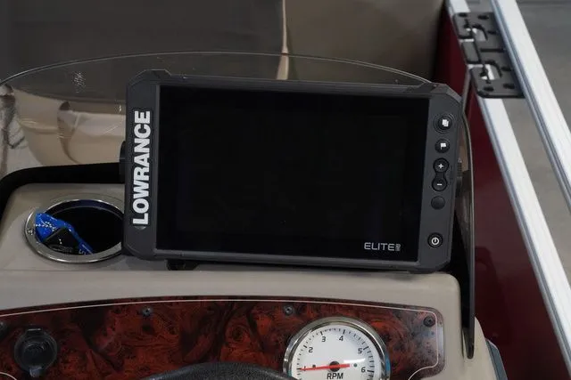 Slide: The Image of Sun Tracker Bass Buggy 18 DLX 2023 - 16