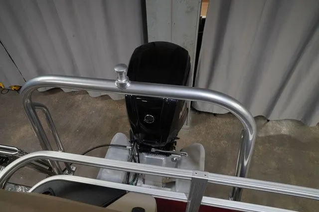 Slide: The Image of Sun Tracker Bass Buggy 18 DLX 2023 - 19