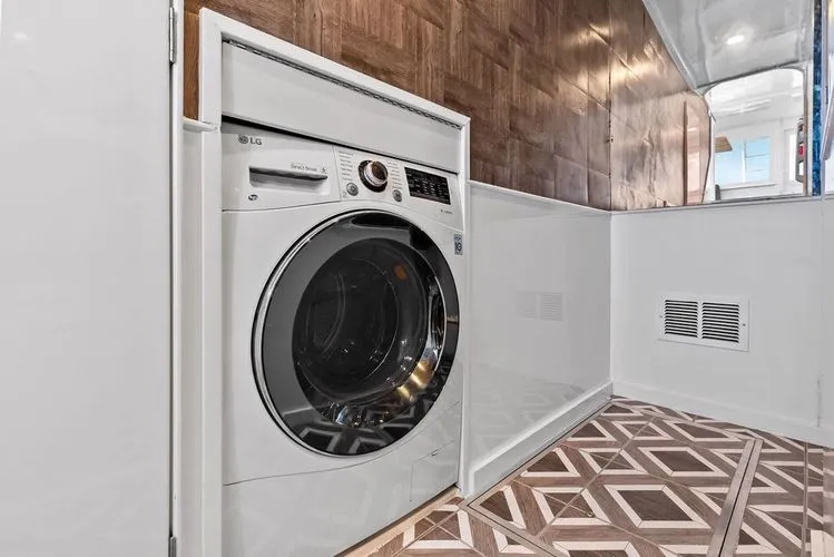 Slide: The Image of 1984 Ocean Yachts Super Sport - Image 30 - 30