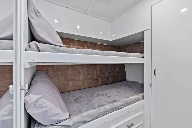 Slide: The Image of 1984 Ocean Yachts Super Sport - Image 27 - 27