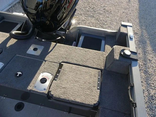 Slide: The Image of G3 Angler V 19 FS 2026 - 13