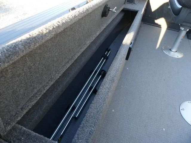 Slide: The Image of G3 Angler V 19 FS 2026 - 17