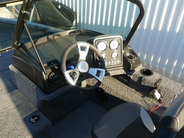 Slide: The Image of G3 Angler V 19 FS 2026 - 19