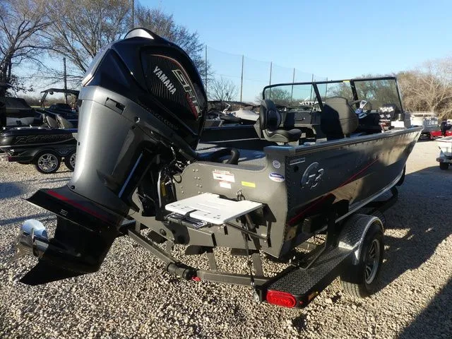 Slide: The Image of G3 Angler V 19 FS 2026 - 8