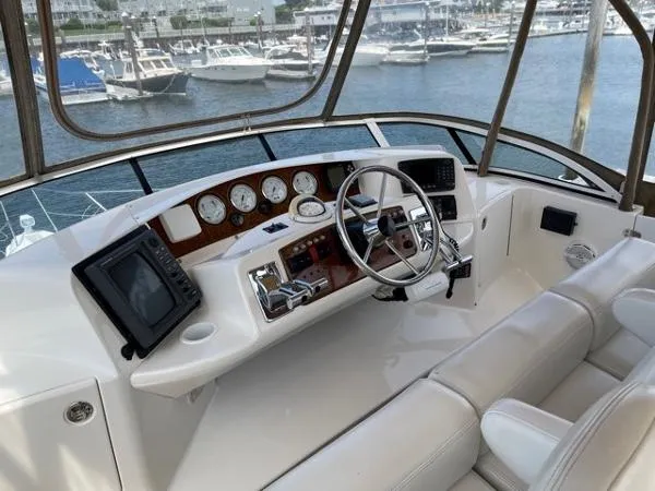 Slide: The Image of Silverton 39 Motor Yacht 2002 - 4