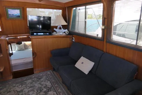 Slide: The Image of Tung Hwa Offshore 38 Sundeck 1985 - 1