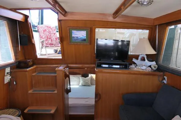 Slide: The Image of Tung Hwa Offshore 38 Sundeck 1985 - 2