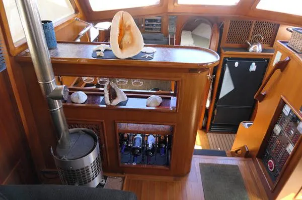 Slide: The Image of Tung Hwa Offshore 38 Sundeck 1985 - 5
