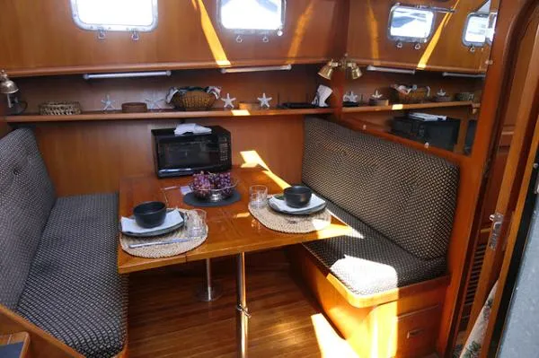 Slide: The Image of Tung Hwa Offshore 38 Sundeck 1985 - 7