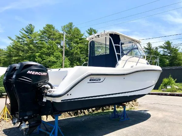 Slide: The Image of Boston Whaler 255 Conquest 2006 - 1