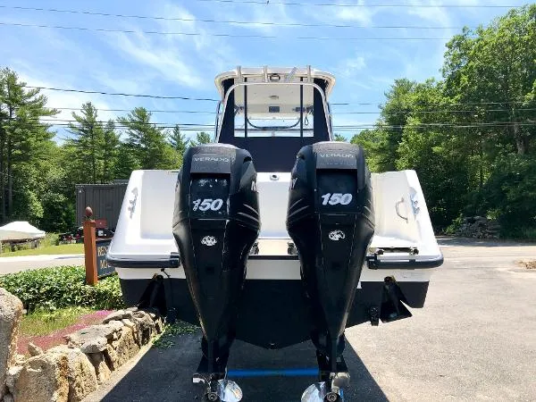 Slide: The Image of Boston Whaler 255 Conquest 2006 - 3