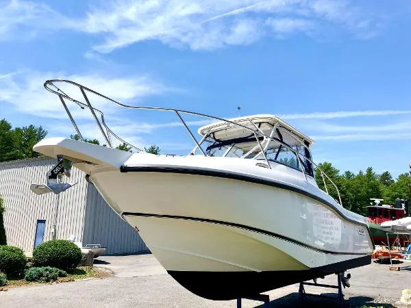 Slide: The Image of Boston Whaler 255 Conquest 2006 - 6