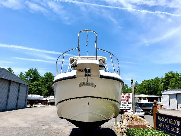 Slide: The Image of Boston Whaler 255 Conquest 2006 - 7