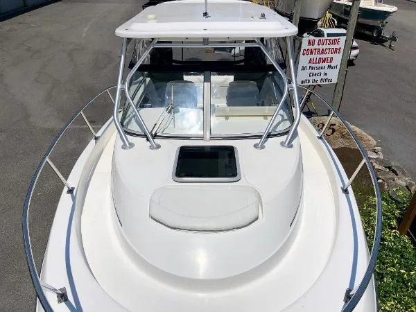 Slide: The Image of Boston Whaler 255 Conquest 2006 - 8