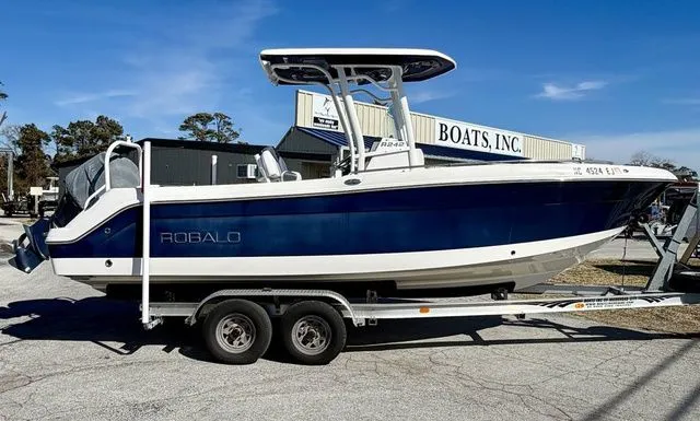 The Image of Robalo R242 Explorer 2018 - 1