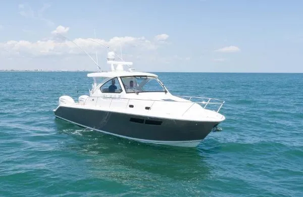 Slide: The Image of Pursuit OS 355 Offshore 2020 - 7