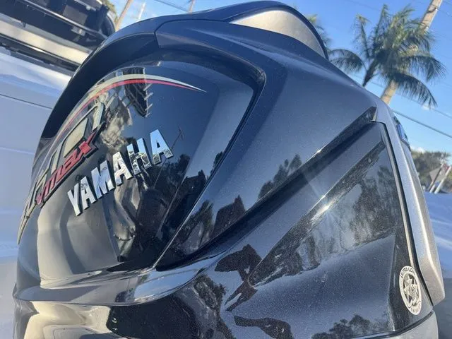 Slide: The Image of Robalo R230 Center Console 2026 - 22