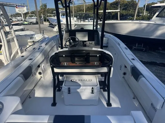 Slide: The Image of Robalo R230 Center Console 2026 - 3