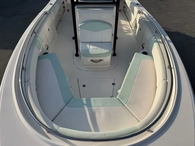 Slide: The Image of Robalo R242 2020 - 19