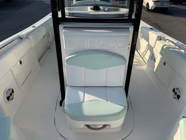 Slide: The Image of Robalo R242 2020 - 21