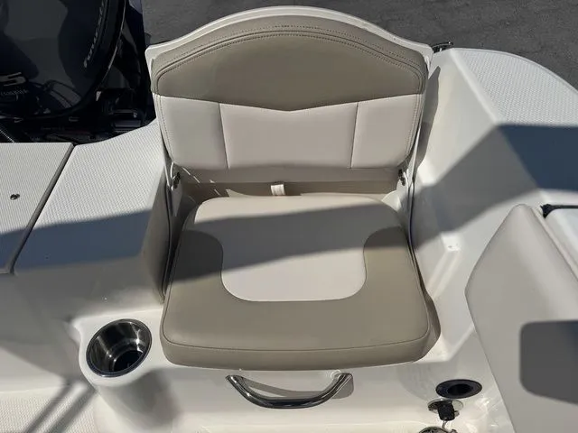 Slide: The Image of Robalo R180 Center Console 2016 - 21