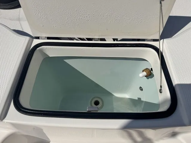 Slide: The Image of Robalo R180 Center Console 2016 - 22