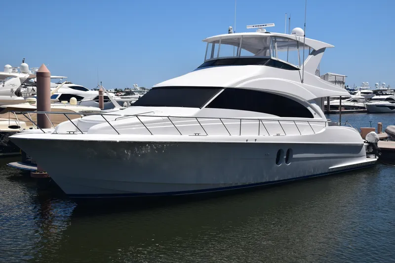 Slide: The Image of Hatteras Motor Yacht 2013 - 1
