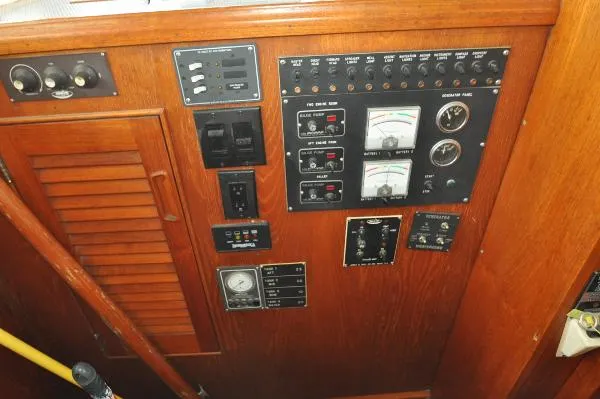 Slide: The Image of Burger F/B Motor Yacht 1962 - 8