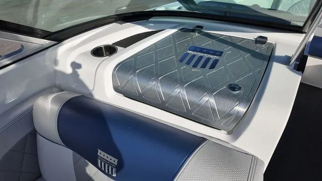 Slide: The Image of MasterCraft X30 2015 - 11