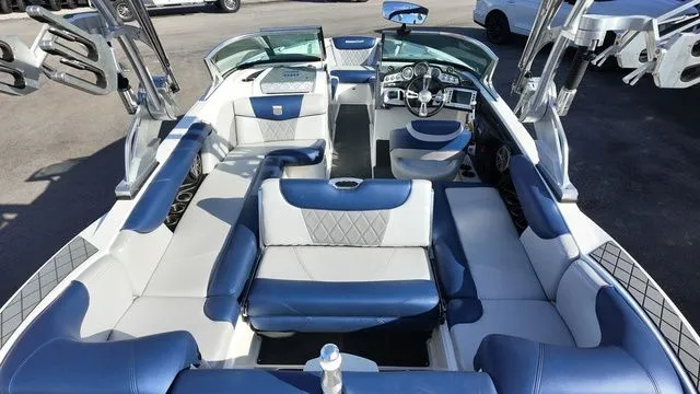 Slide: The Image of MasterCraft X30 2015 - 19