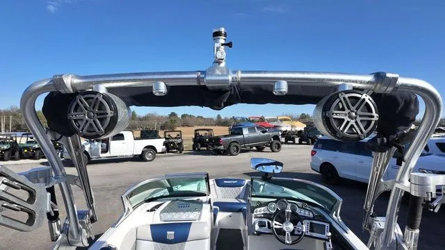 Slide: The Image of MasterCraft X30 2015 - 20