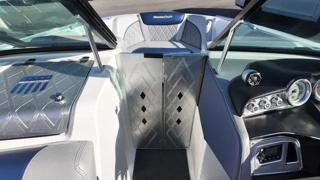 Slide: The Image of MasterCraft X30 2015 - 23